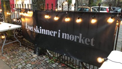 Lyset skinner i mørket