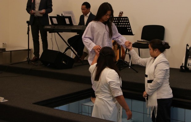 Dåb i Lai Baptist Church i Ringe påskedag